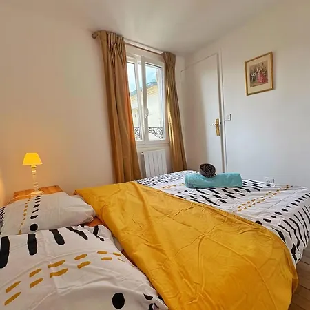 Charming 1 Bedroom Apartment- Center Of *